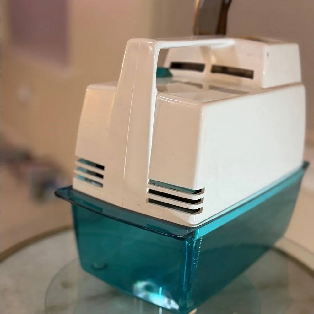 Oster Ice Crusher with Teal Base